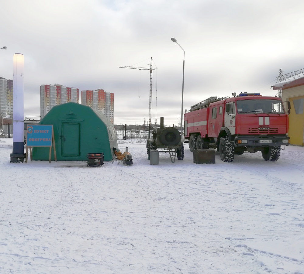 В Нефтеюганске спасатели совместно со специалистами Нефтеюганского района  проверили готовность мобильного пункта обогрева. | Официальный сайт органов  местного самоуправления