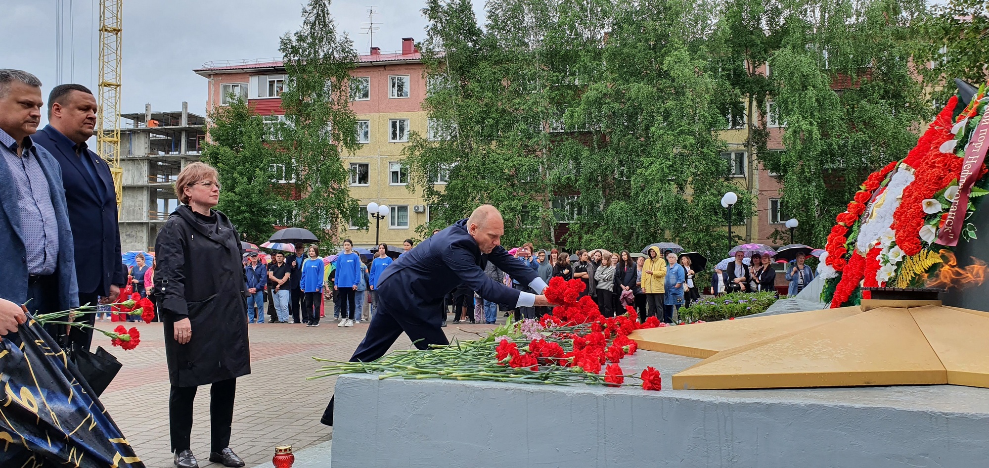 Александр Колодич принял участие в акции «Свеча памяти» | Официальный сайт  органов местного самоуправления